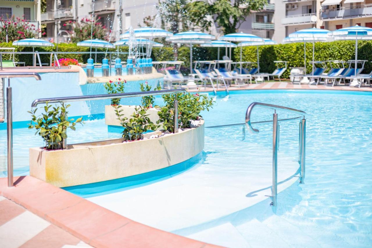 Hotel Smeraldo تْشيزيناتيكو المظهر الخارجي الصورة