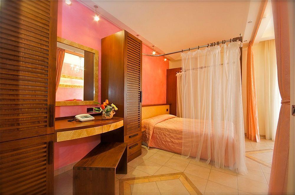 Hotel Smeraldo تْشيزيناتيكو المظهر الخارجي الصورة