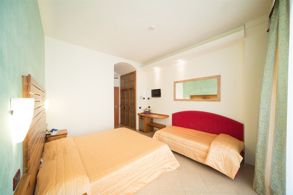 Hotel Smeraldo تْشيزيناتيكو المظهر الخارجي الصورة