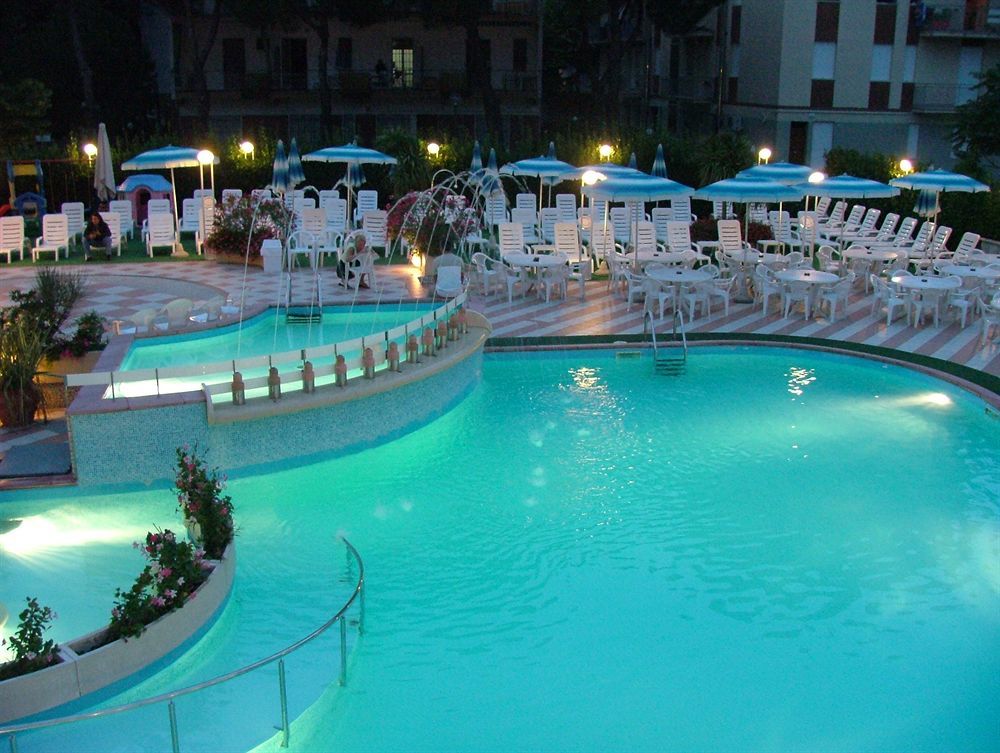Hotel Smeraldo تْشيزيناتيكو المظهر الخارجي الصورة