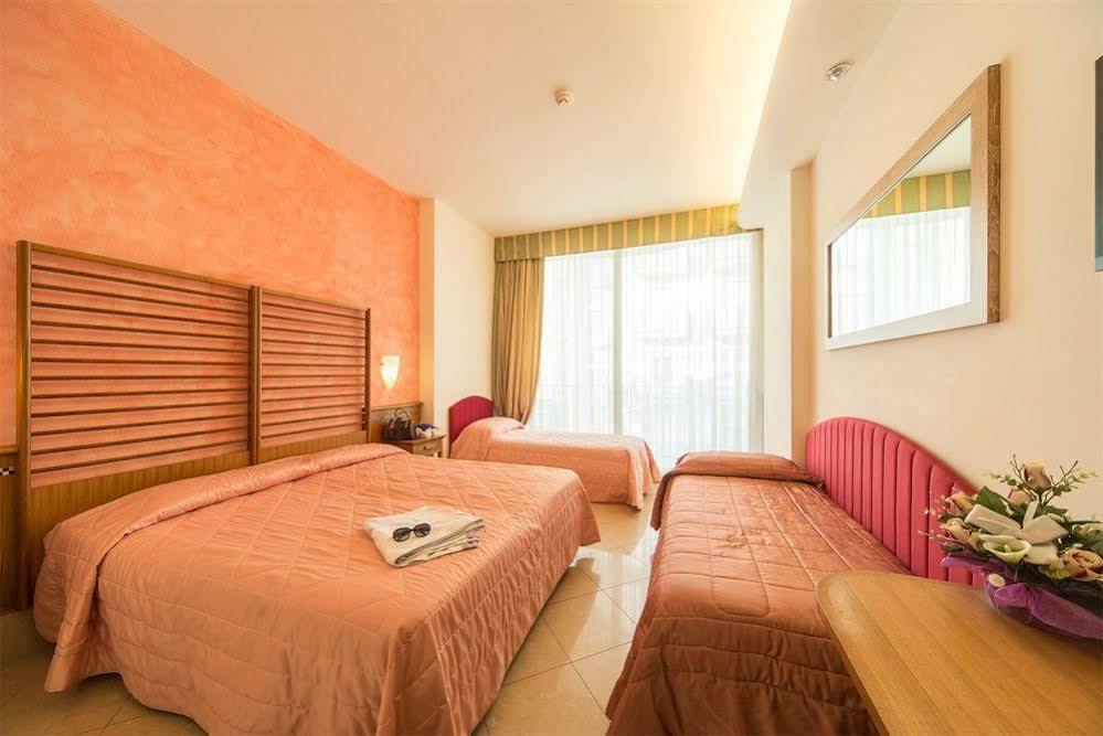 Hotel Smeraldo تْشيزيناتيكو المظهر الخارجي الصورة